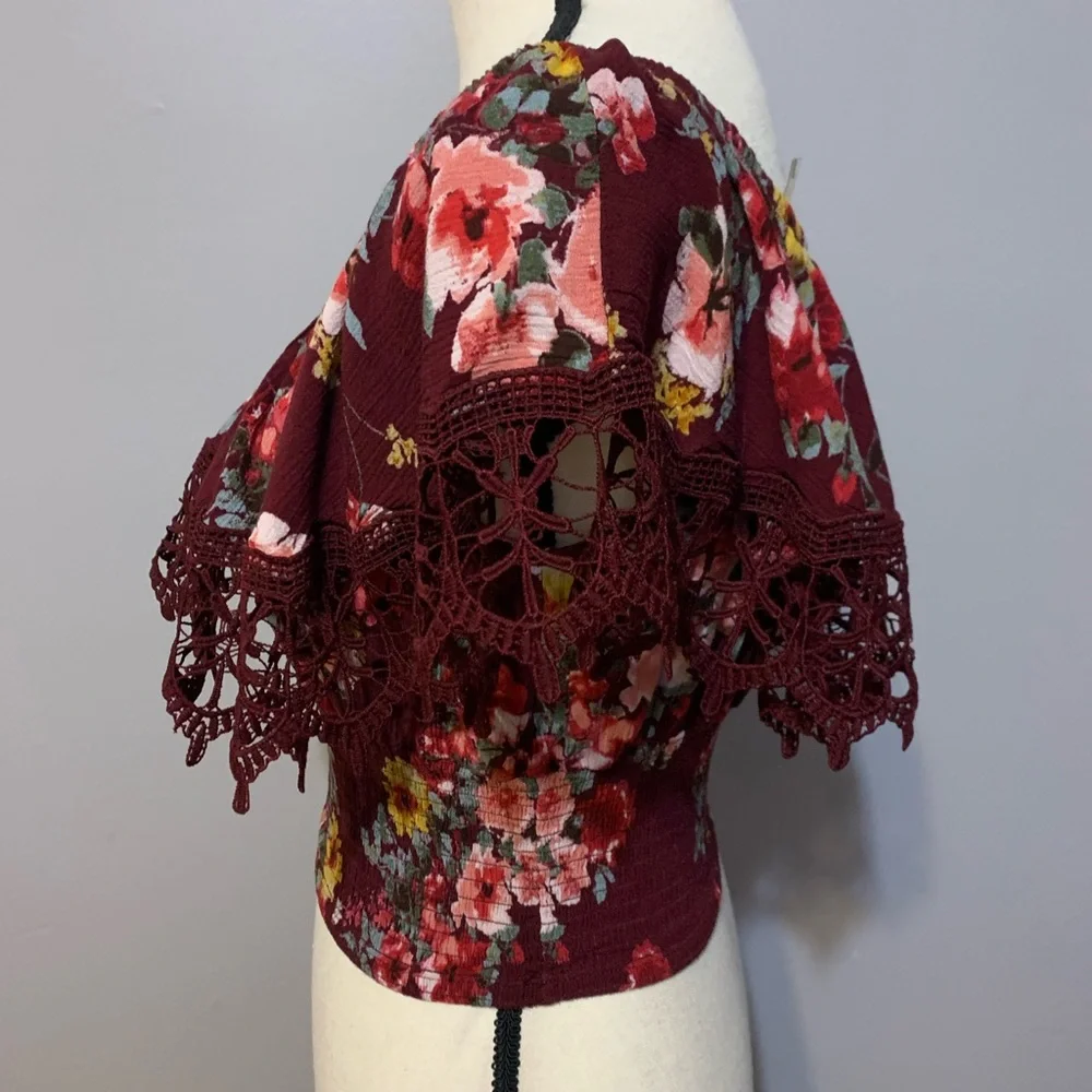 🛍️Haute Project LA Intricate Embroidered Crop Top Sz M - Picture 3 of 16